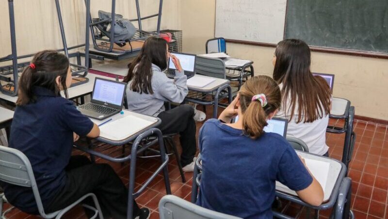 La secundaria podrá terminarse a distancia