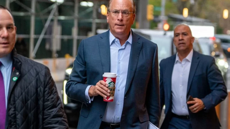 Blackrock y otros gigantes de Wall Street imponen un “corralito” ante el masivo retiro de fondos por la guerra