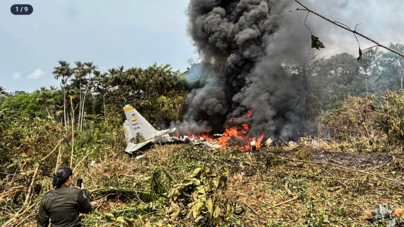 Un avión de la fuerza aérea de Colombia se estrelló luego de despegar: al menos 66 personas murieron