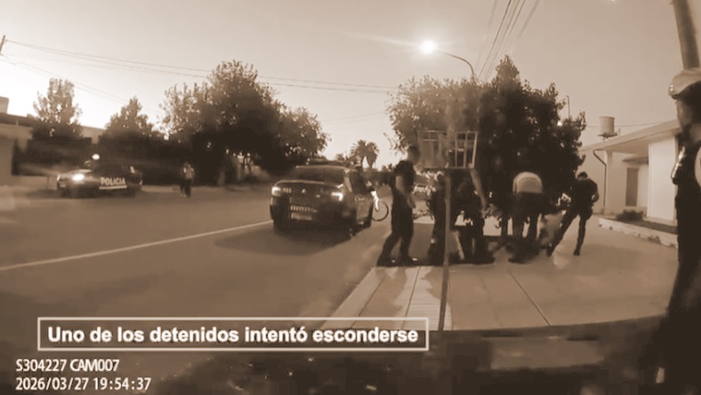 Detienen a dos sospechos y recuperan elementos robados