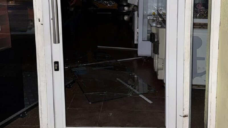Detienen a un hombre por causar daños en un comercio del centro de General Alvear