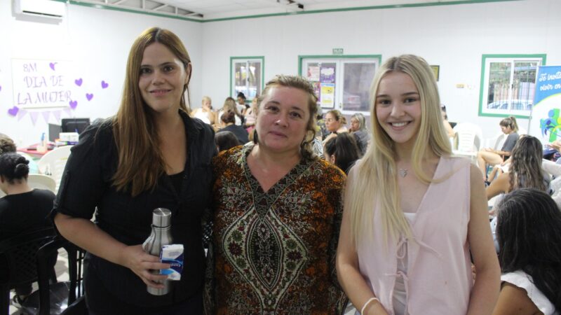 Charla sobre primeros auxilios psicológicos en el barrio San Carlos