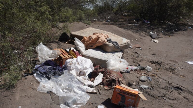 Continúan arrojando basura en espacios no habilitados