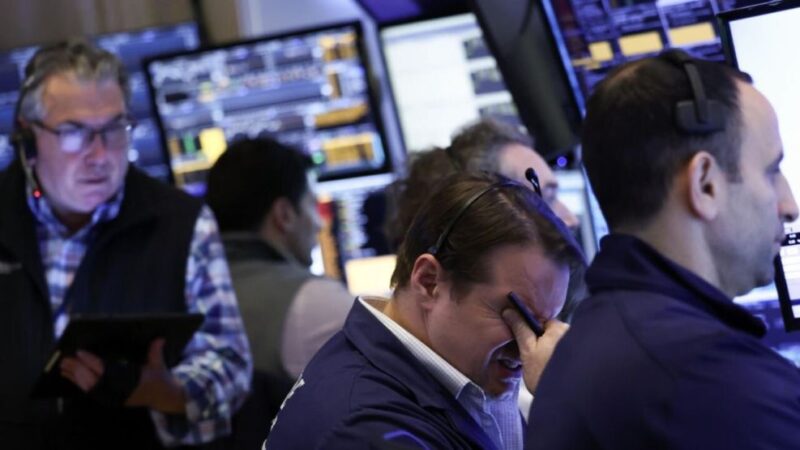 El riesgo país sube hasta los 630 puntos, mientras las acciones argentinas en Wall Street bajan hasta 3%