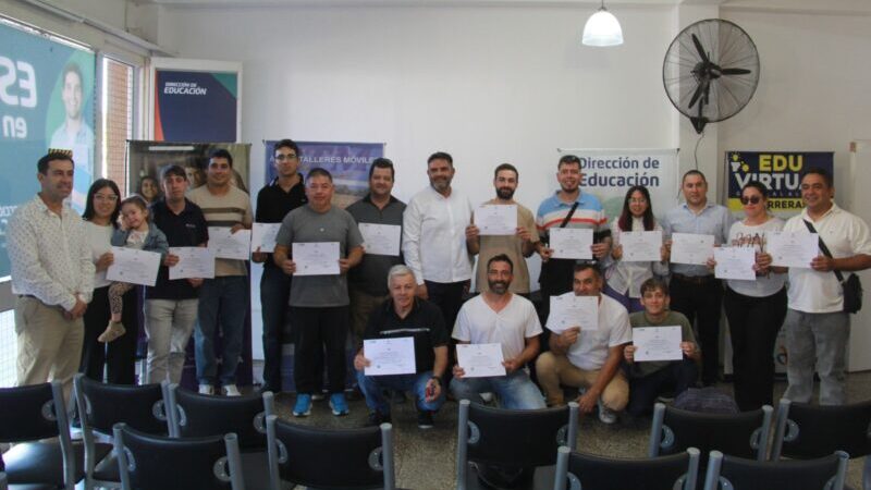 Entregaron certificados de capacitación en oficios