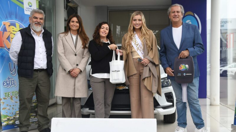 Azul Antolínez, reina nacional de la Vendimia 2026, recibió su 0 km