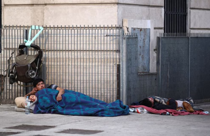 El cambio del Indec en la medición de ingresos distorsionó el dato de baja de la pobreza, según un estudio privado