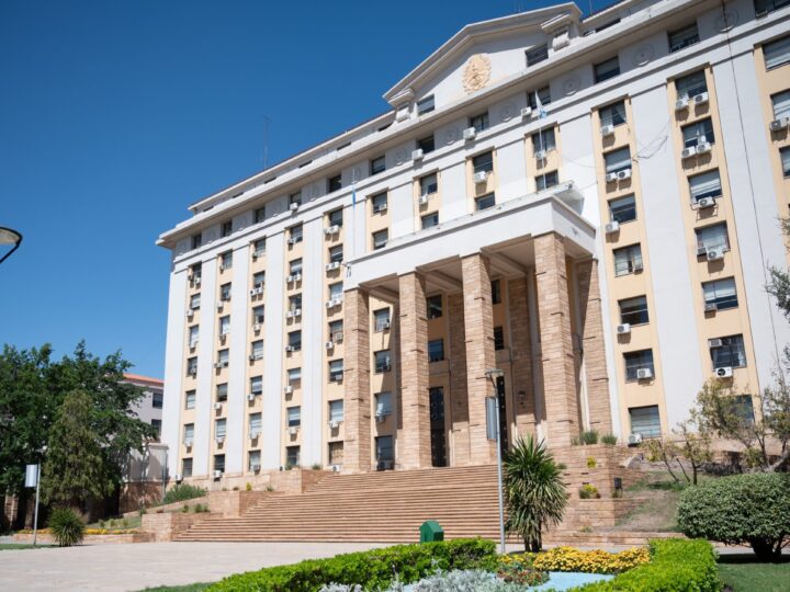 El Gobierno de Mendoza abre el lunes 13 las inscripciones a concursos para cargos en la Administración Pública