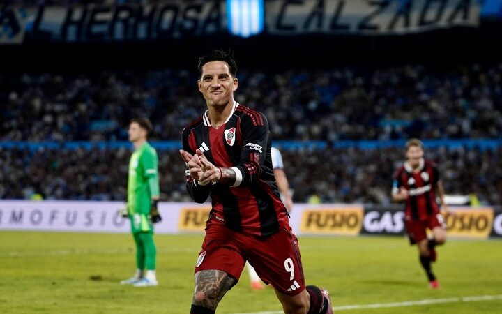 Brutal golpe de Marcos Rojo a Martínez Quarta, el que más influyó para que River gane se fue expulsado