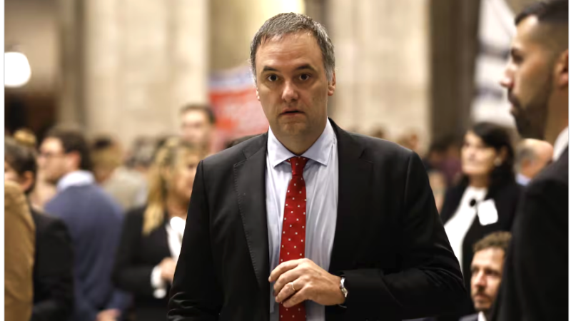 La lista de gastos y bienes de Adorni que aparecen en la mira de la Justicia