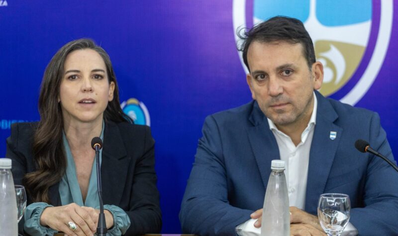 El Gobierno publicó dos guías para actuar ante amenazas y situaciones críticas, con foco en escuelas y en la intervención policial