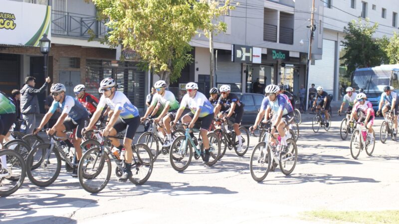 Iván Escudero ganó la primera etapa de la Vuelta Ciclística de General Alvear