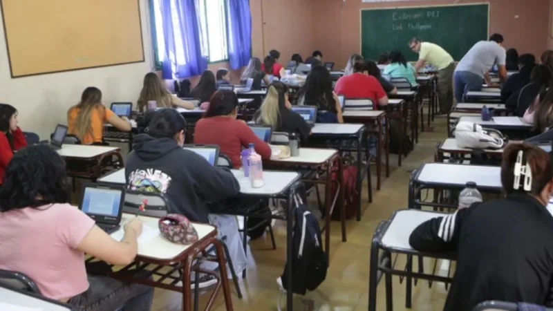La DGE confirmó que 10.000 adultos se anotaron para terminar la secundaria en Mendoza